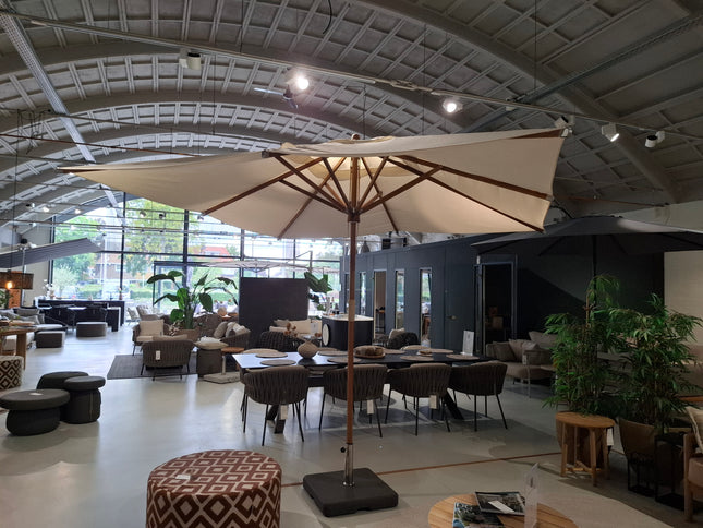 Borek Elena | Parasol | 300x300 | Demo Model