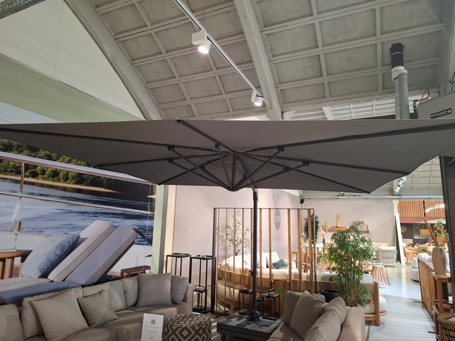 Borek Santo | Parasol | 400x300 | Demo Model