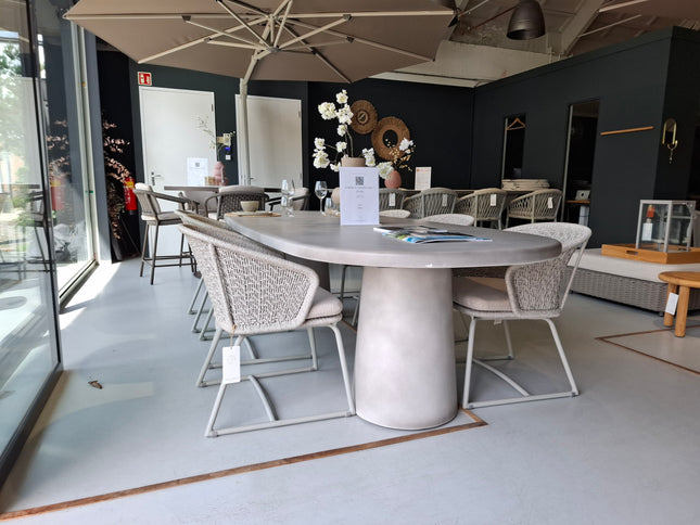 Max & Luuk Corsica | Ovaal | Diner Tafel | Demo Model |