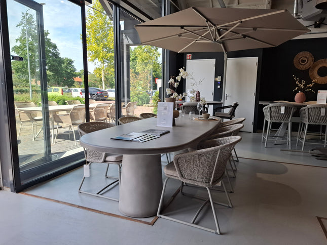 Max & Luuk Corsica | Ovaal | Diner Tafel | Demo Model |