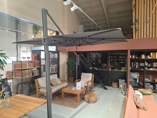 Max & Luuk Vince | Parasol | 300x300 | Demo Model