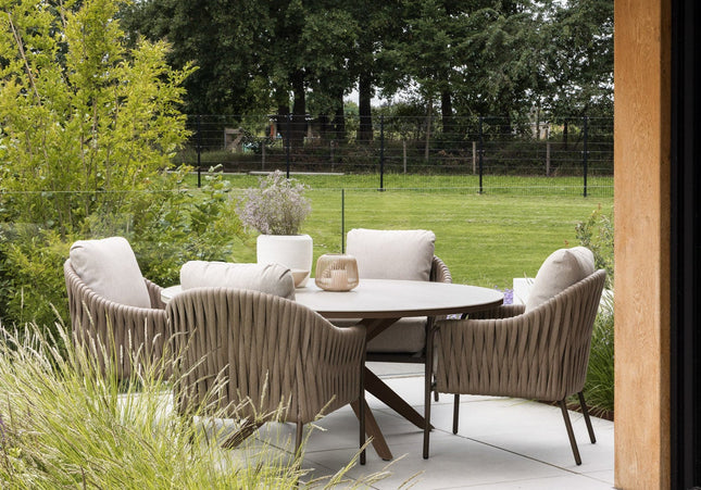 YOI Yoi | Hydra | Low Dining Chair |