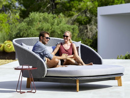 Peacock daybed