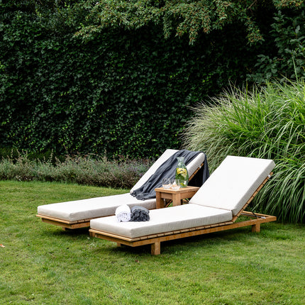 Teak ligbedden